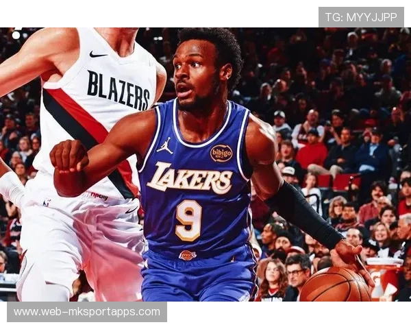 逐渐进入轮换，布朗尼一数据全队最高！西部第三，这支湖人也能赢