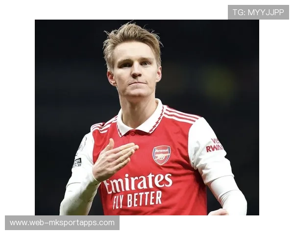 厄德高转移节奏加快,中场出球更果断,厄德高首秀